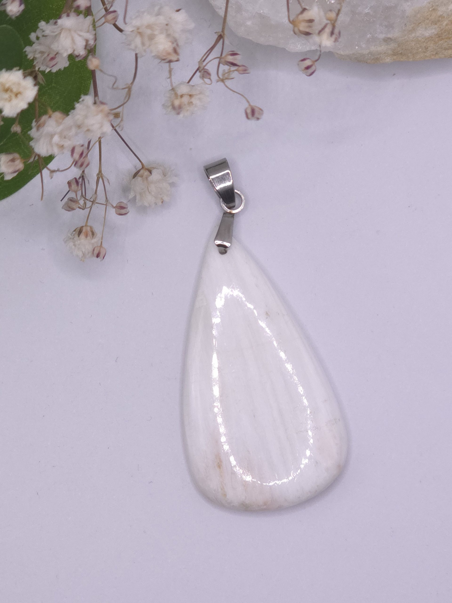 Pendentif scolecite