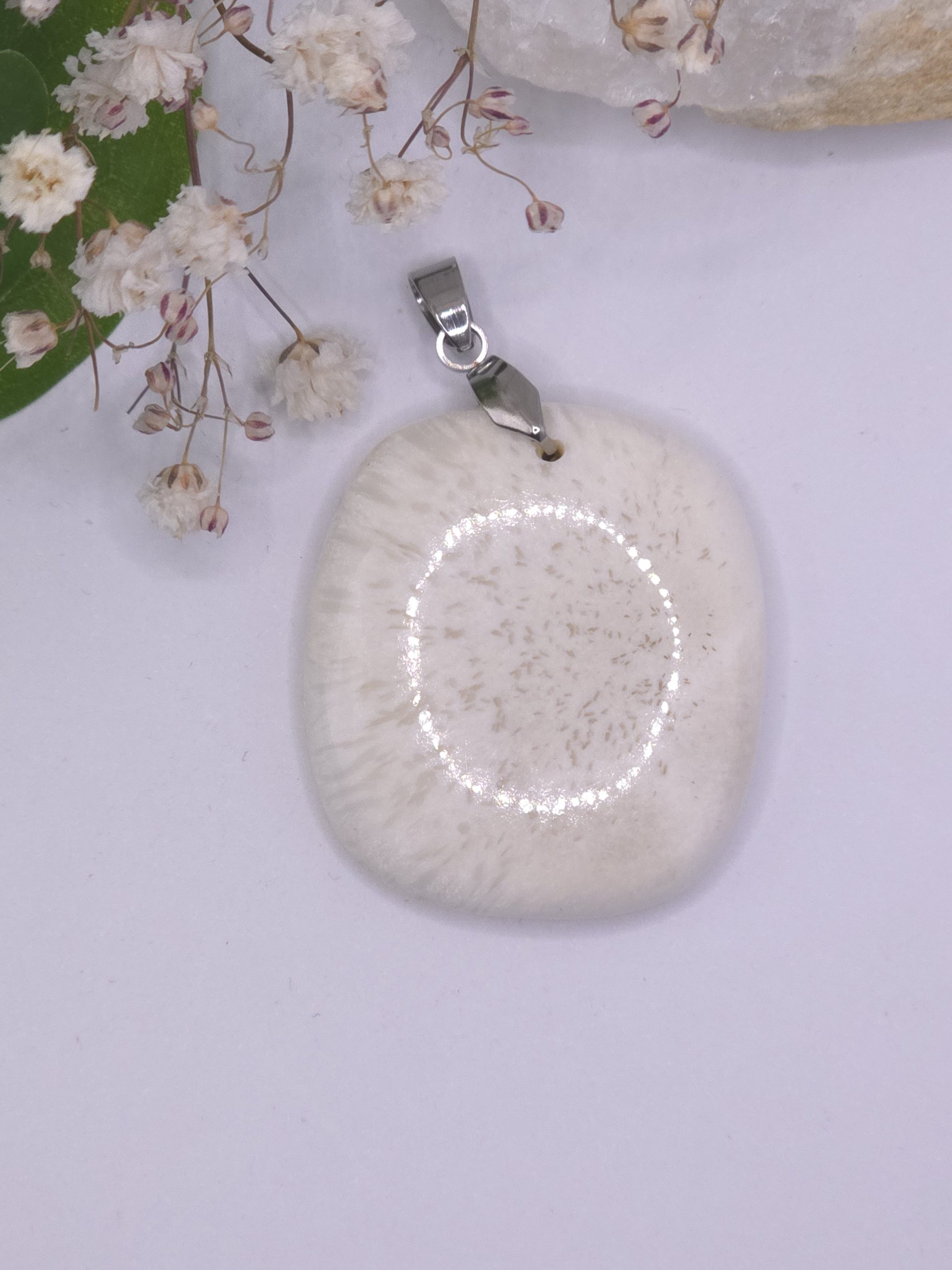 Pendentif scolecite