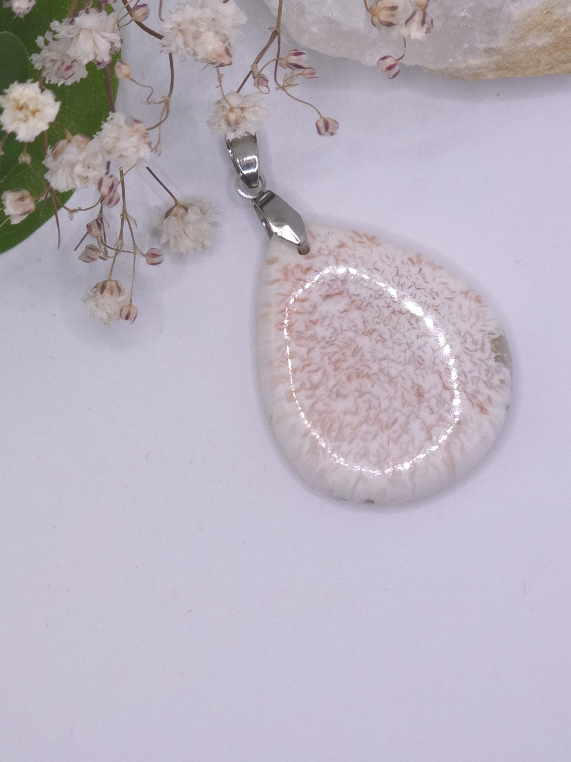 Pendentif scolecite