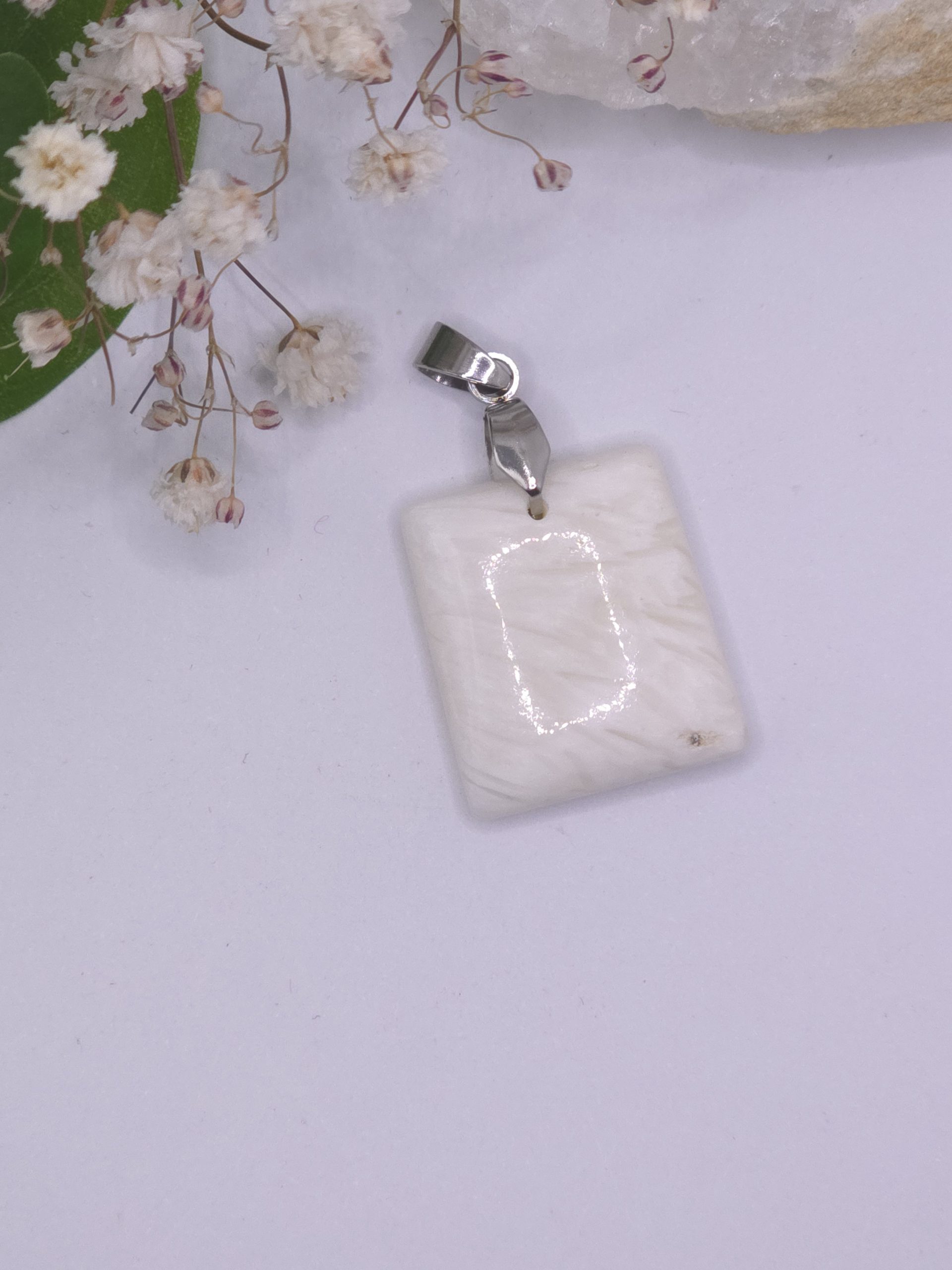 Pendentif scolecite