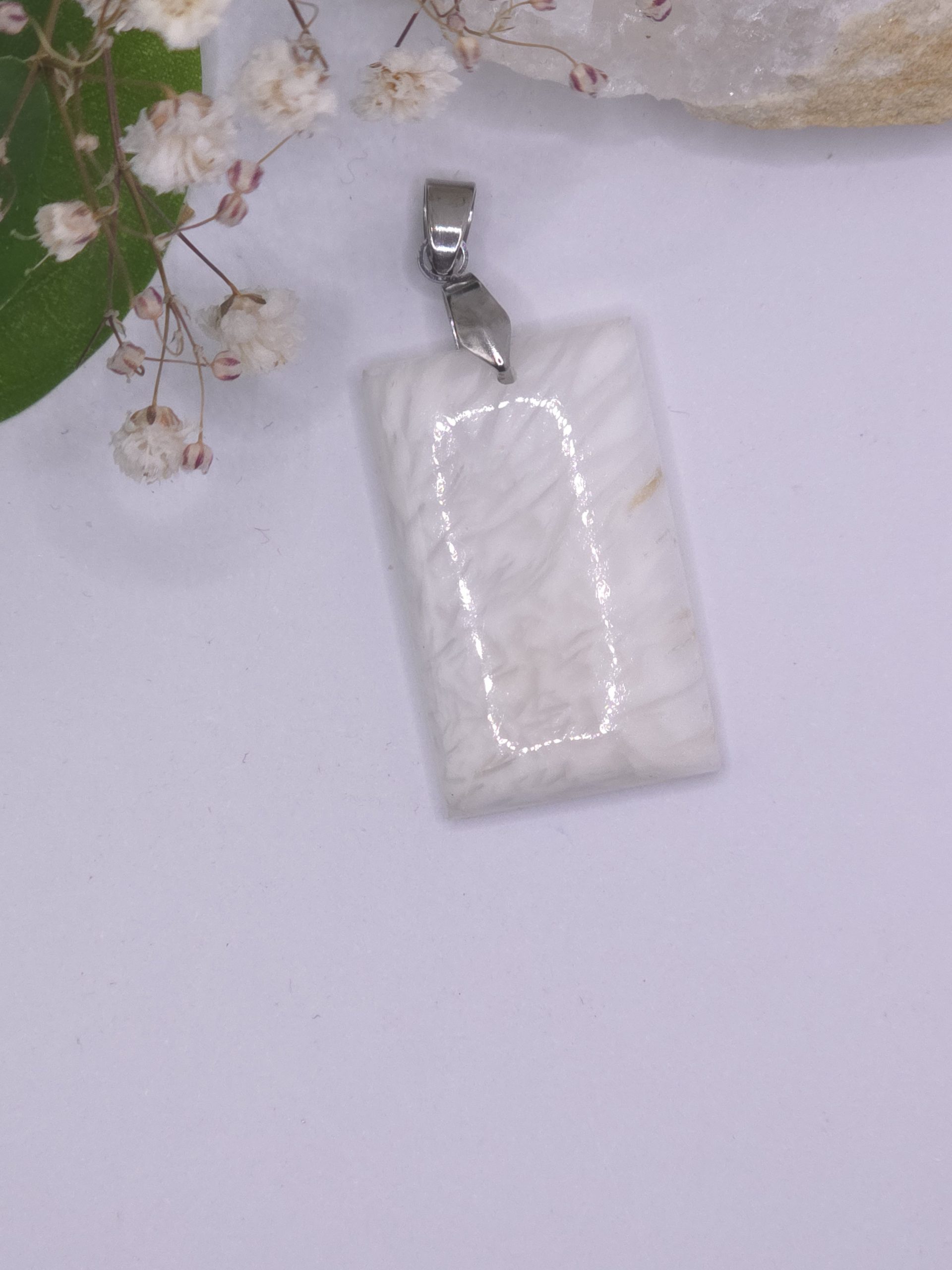 Pendentif scolecite